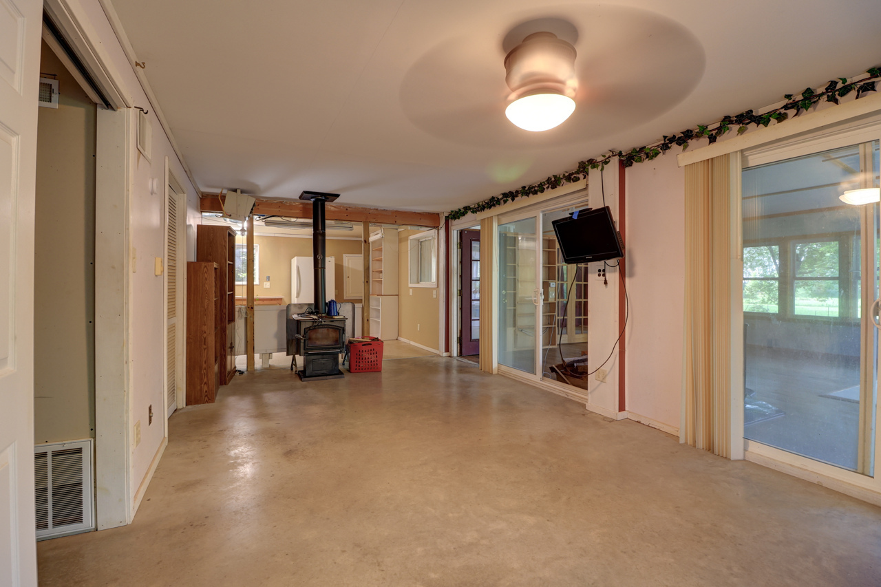 1015 Thome Road Albany, IL 61230 - Photo 5 of 28