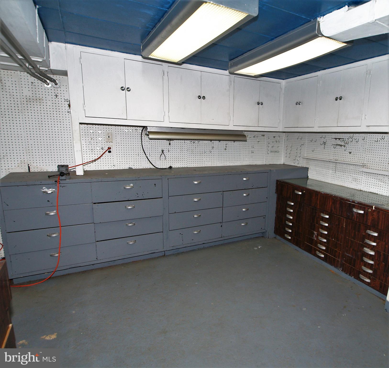 443 Cleveland Road Linthicum Heights, MD 21090 - Photo 16 of 21 workshop