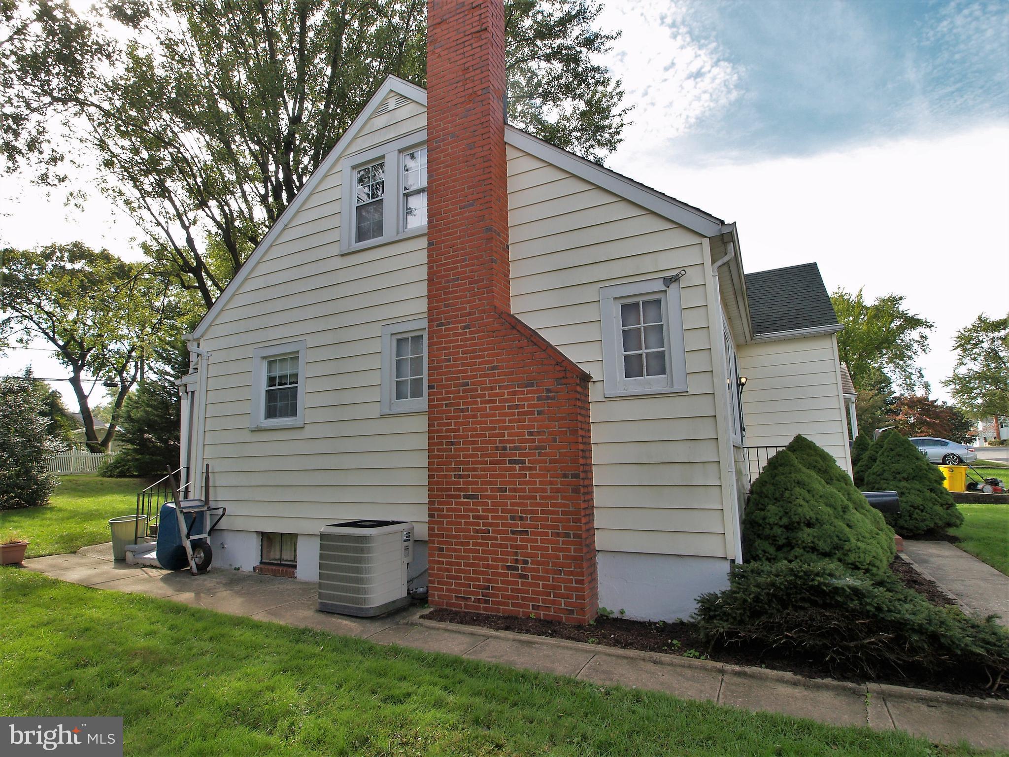 443 Cleveland Road Linthicum Heights, MD 21090 - Photo 3 of 21