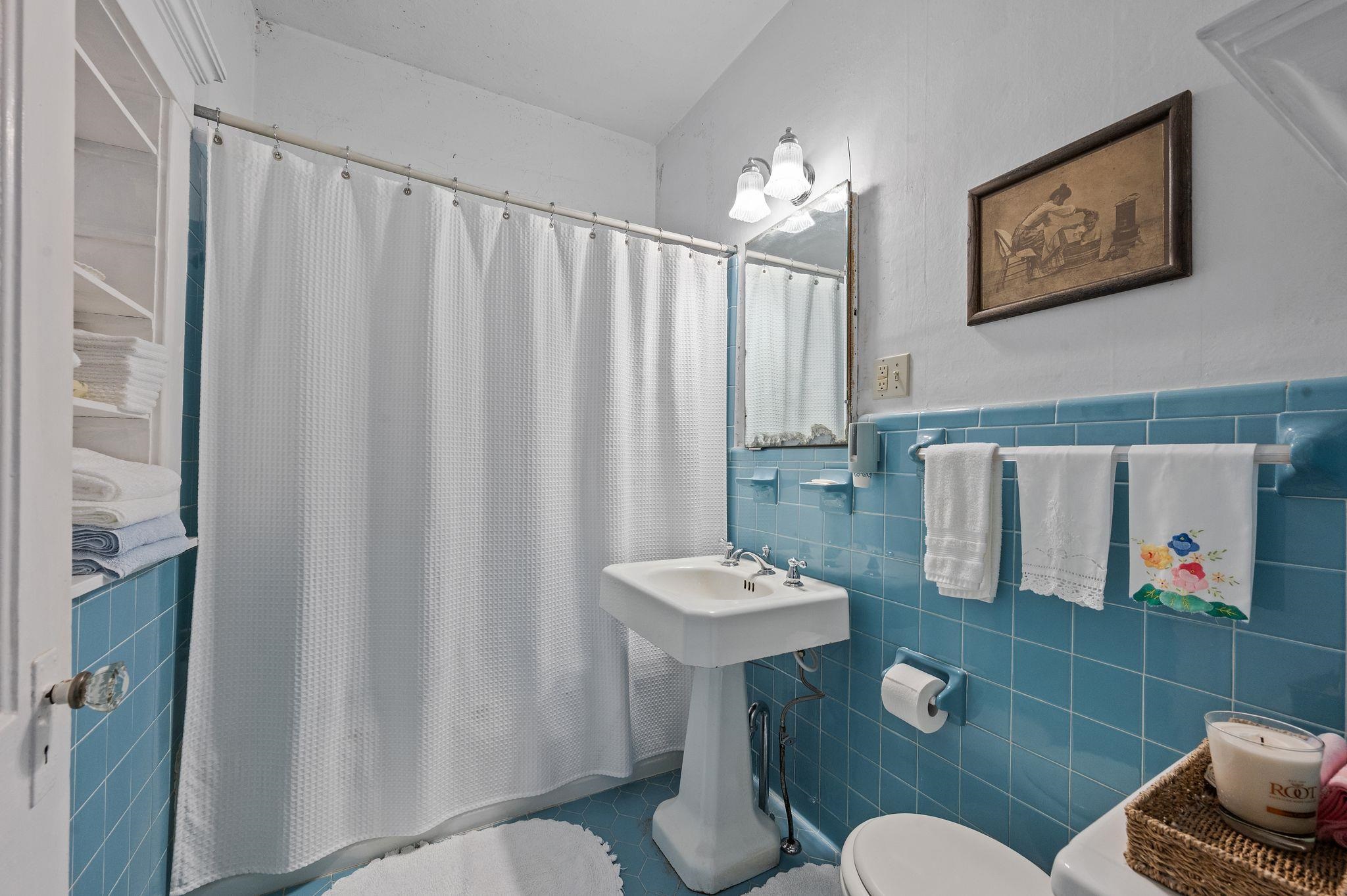 51 North Bayview Street Fairhope, AL 36532 - Photo 25 of 30 Bathroom