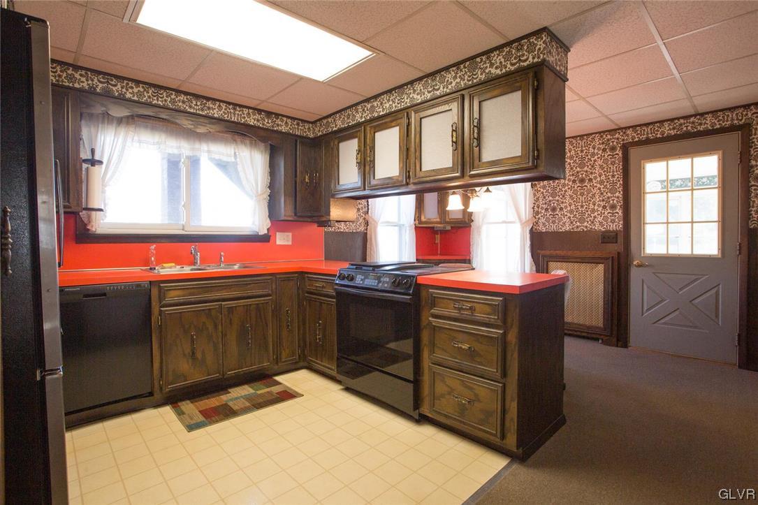 4259 Newburg Road Bethlehem, PA 18020 - Photo 6 of 28 Gallery Image 6