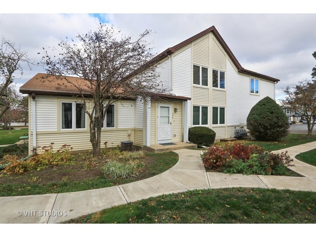 544 Inverrary Lane Deerfield, IL 60015 - Photo 1 of 10