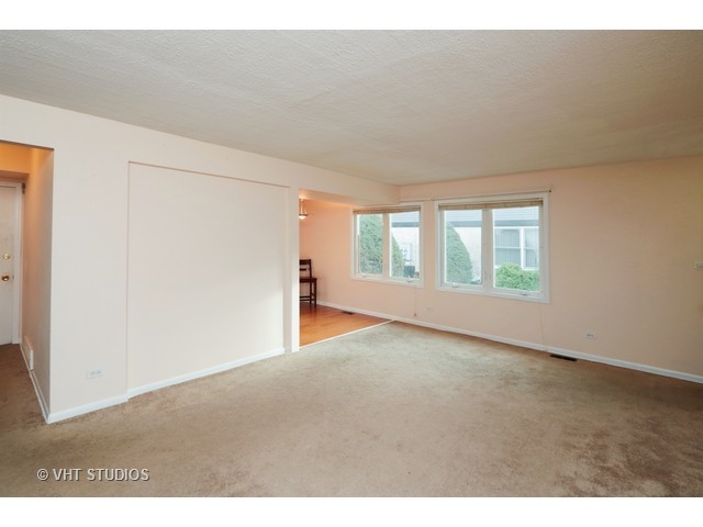 544 Inverrary Lane Deerfield, IL 60015 - Photo 2 of 10