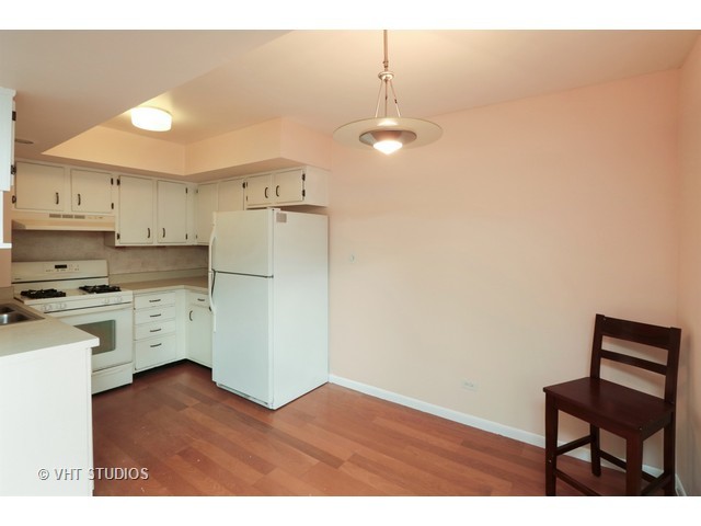 544 Inverrary Lane Deerfield, IL 60015 - Photo 5 of 10
