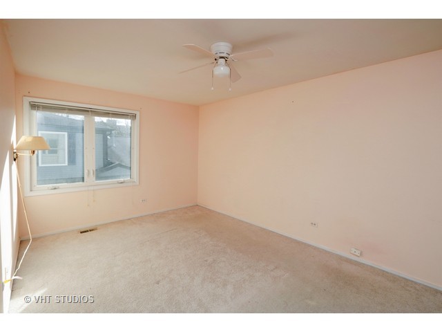 544 Inverrary Lane Deerfield, IL 60015 - Photo 8 of 10