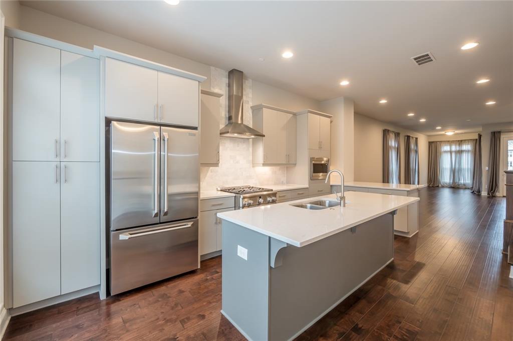 4216 Deming Circle Atlanta, GA 30342 - Photo 3 of 25