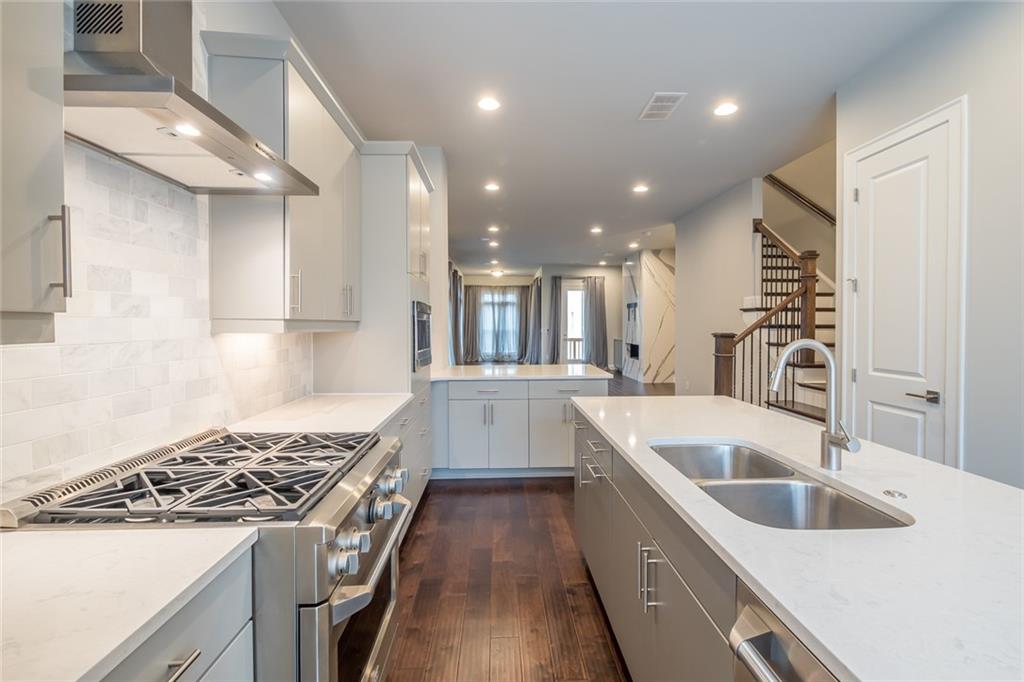 4216 Deming Circle Atlanta, GA 30342 - Photo 4 of 25