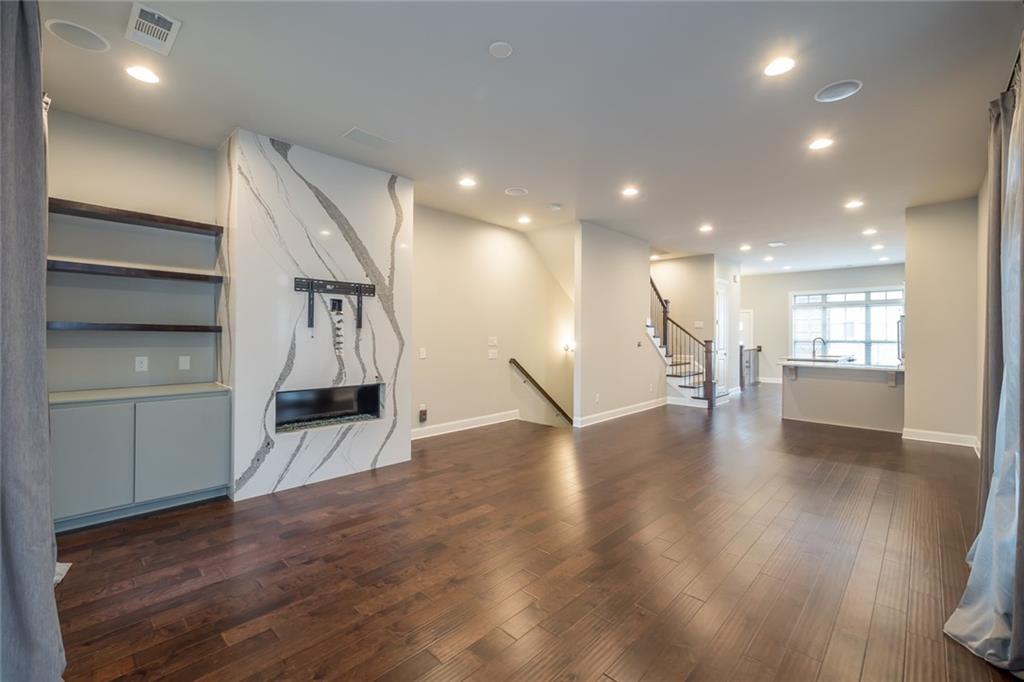 4216 Deming Circle Atlanta, GA 30342 - Photo 8 of 25