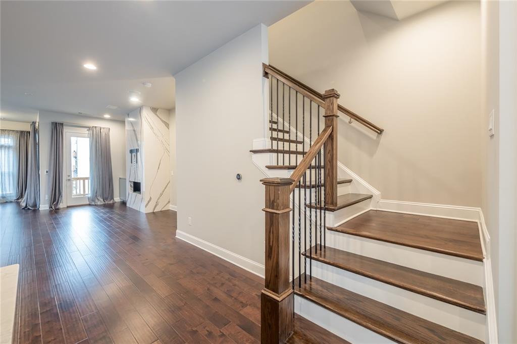 4216 Deming Circle Atlanta, GA 30342 - Photo 10 of 25