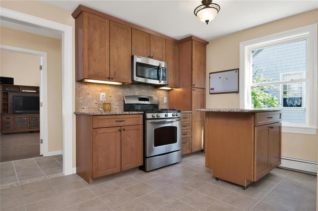 95 Gleckler Road Portland, ME 04103 - Photo 6 of 35 Nicely updated kitchen with granite...