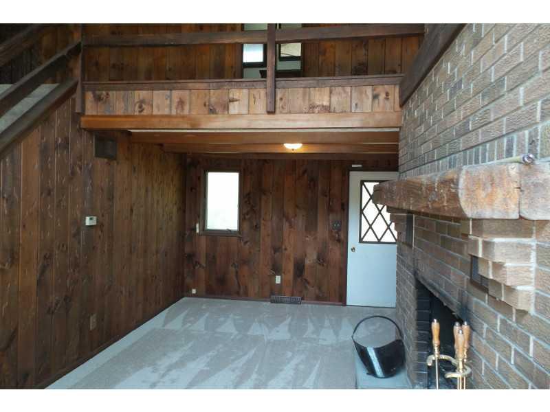 120 Sarver Road Jeannette, PA 15644 - Photo 4 of 14 Living Room.