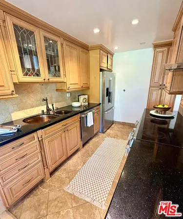$1,199,900 | 914 Lincoln Boulevard, Unit 301, Santa Monica, CA 90403