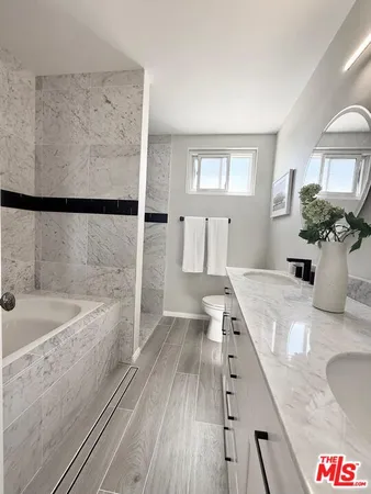 $1,199,900 | 914 Lincoln Boulevard, Unit 301, Santa Monica, CA 90403