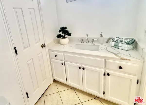 $1,199,900 | 914 Lincoln Boulevard, Unit 301, Santa Monica, CA 90403