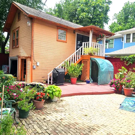 $1,250 | 626 1/2 Woodland Street, Houston, TX 77009