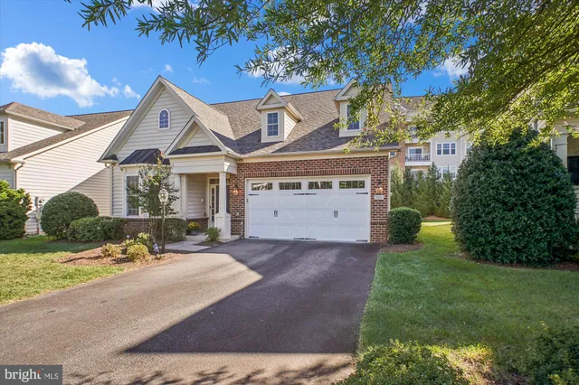 $865,000 | 20763 Crescent Pointe Place, Ashburn, VA 20147