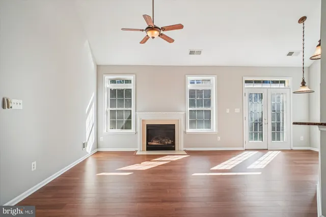 $865,000 | 20763 Crescent Pointe Place, Ashburn, VA 20147