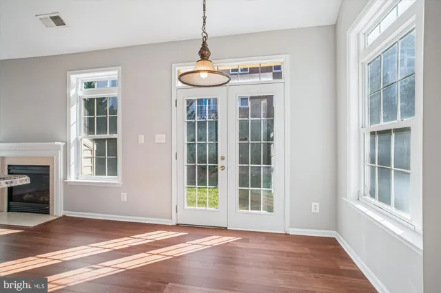 $865,000 | 20763 Crescent Pointe Place, Ashburn, VA 20147