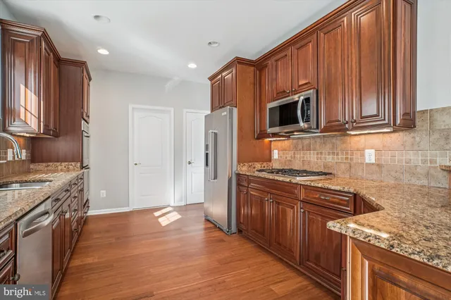 $865,000 | 20763 Crescent Pointe Place, Ashburn, VA 20147