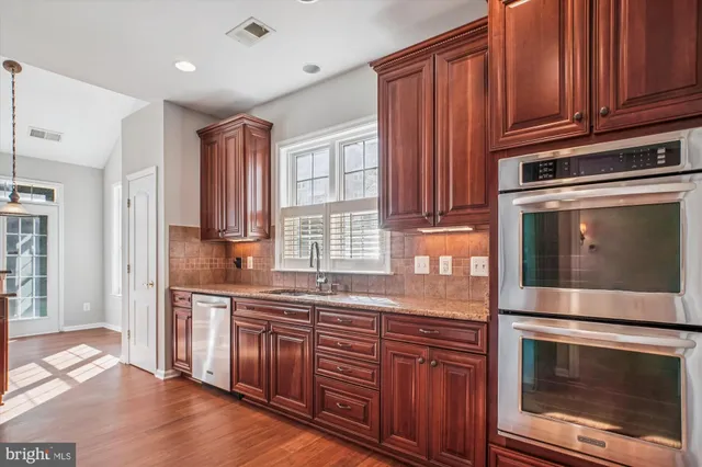 $865,000 | 20763 Crescent Pointe Place, Ashburn, VA 20147