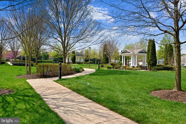 $865,000 | 20763 Crescent Pointe Place, Ashburn, VA 20147