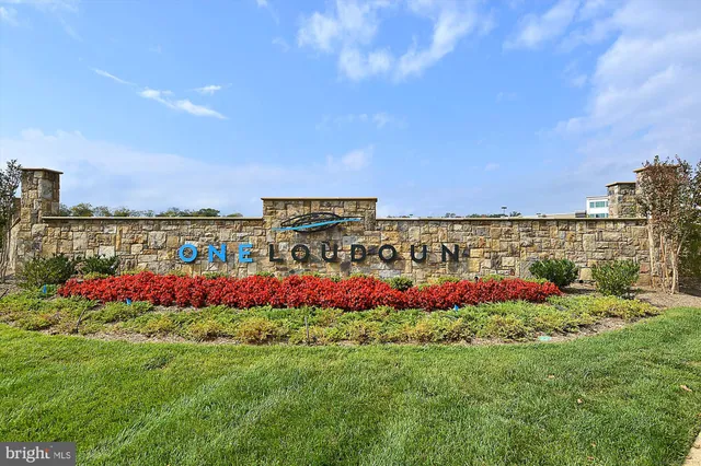 $865,000 | 20763 Crescent Pointe Place, Ashburn, VA 20147