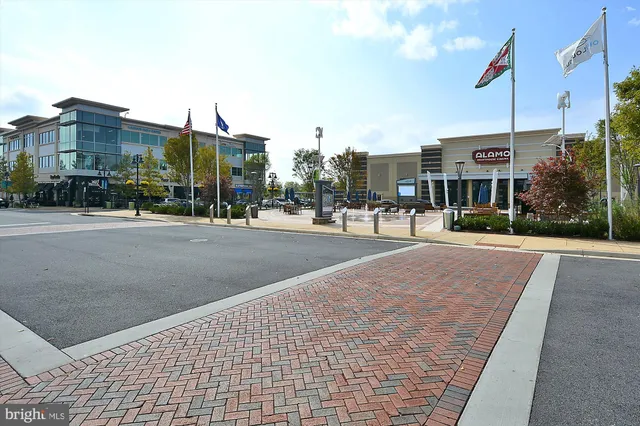 $865,000 | 20763 Crescent Pointe Place, Ashburn, VA 20147