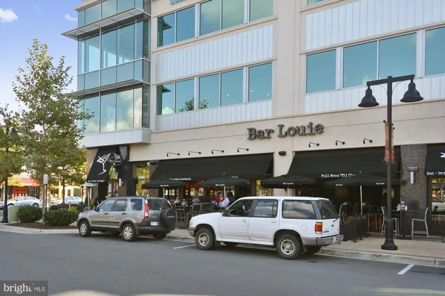 $865,000 | 20763 Crescent Pointe Place, Ashburn, VA 20147