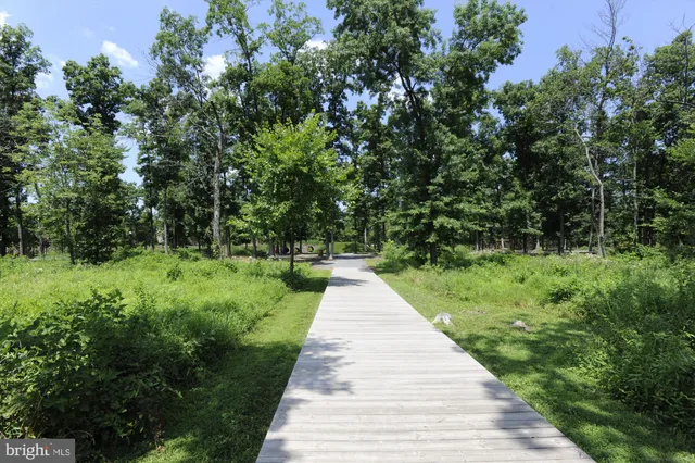 $865,000 | 20763 Crescent Pointe Place, Ashburn, VA 20147