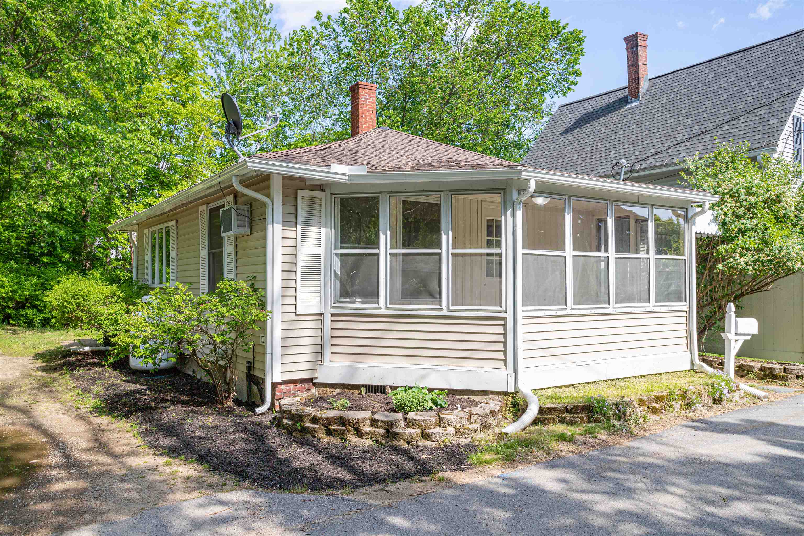 3 Tuttle Court Rochester, NH 03839 - Photo 2 of 18