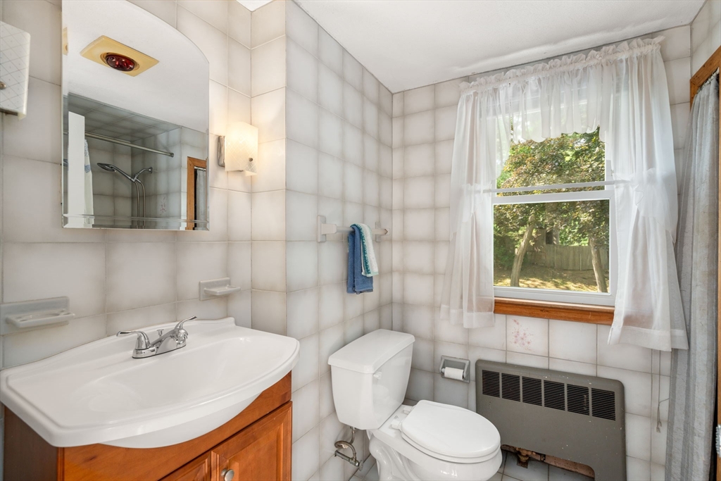 105 Pine Ridge Road Medford, MA 02155 - Photo 14 of 23