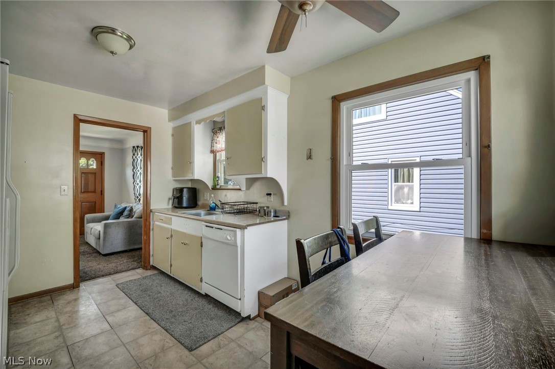28815 Alton Road Wickliffe, OH 44092 - Photo 8 of 23