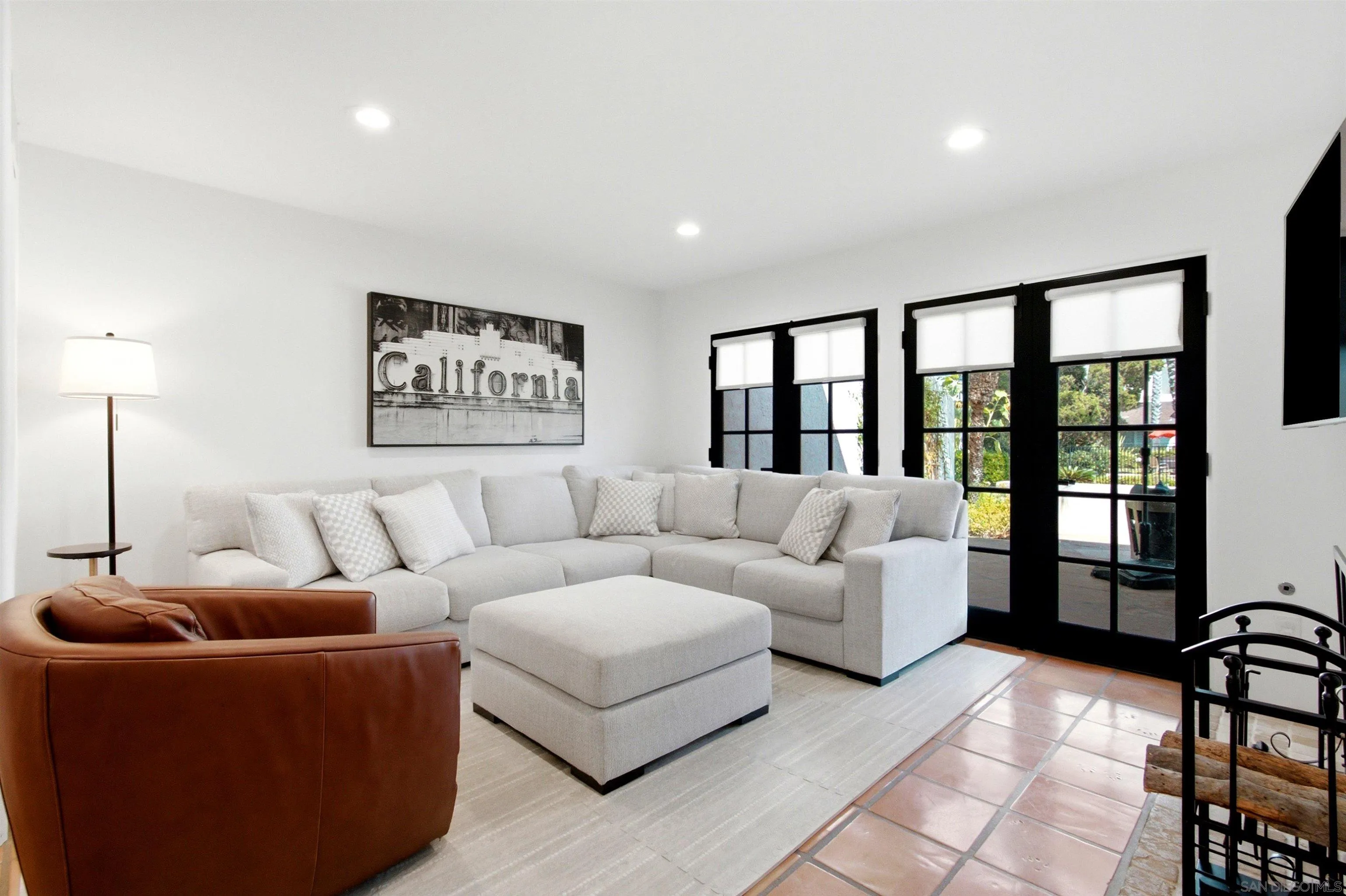 137 Via Coronado Rancho Santa Fe, CA 92091 - Photo 5 of 69 Gallery Image 5