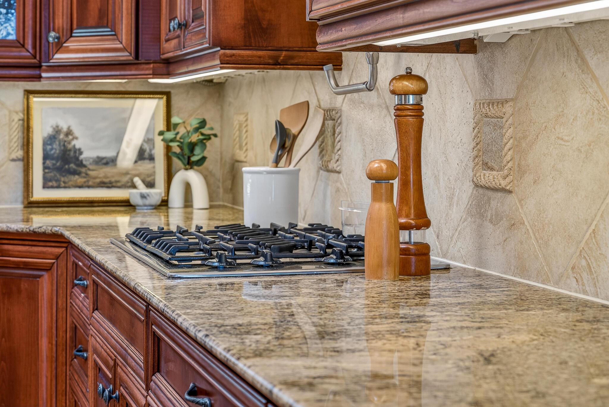 19305 Brookside Way Bend, OR 97702 - Photo 10 of 47 Solid surfaces