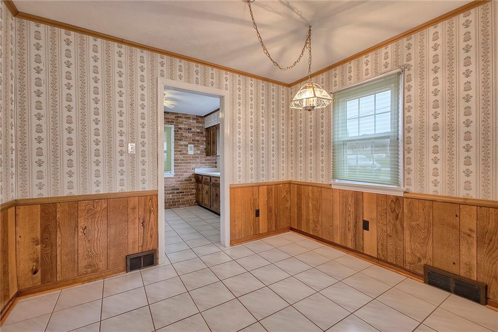 2117 Ridge Road Greensburg, PA 15601 - Photo 9 of 38 a view of a bathroom with windows