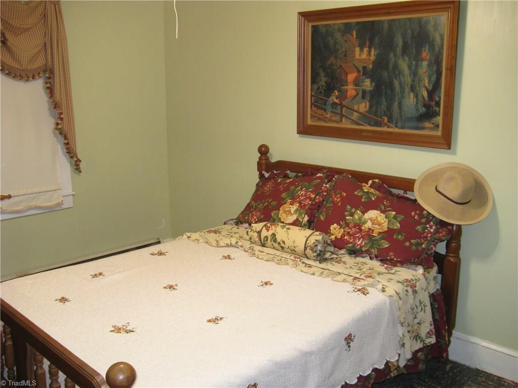 445 Austin Traphill Road Elkin, NC 28621 - Photo 16 of 20 Gallery Image 16