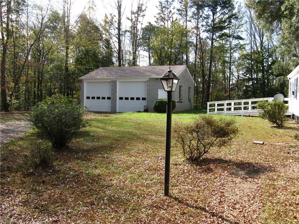 445 Austin Traphill Road Elkin, NC 28621 - Photo 4 of 20 Gallery Image 4