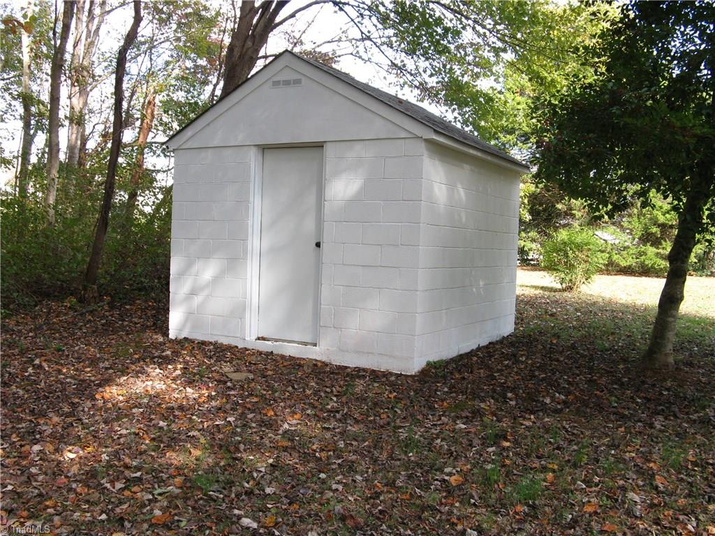 445 Austin Traphill Road Elkin, NC 28621 - Photo 6 of 20 Gallery Image 6