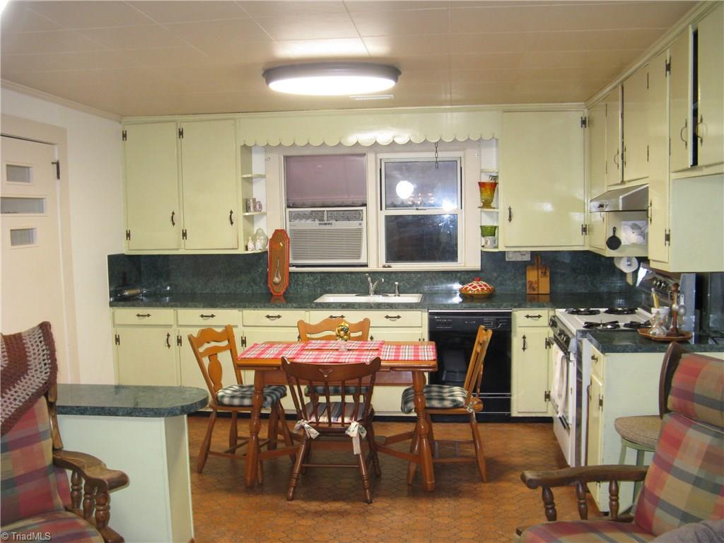 445 Austin Traphill Road Elkin, NC 28621 - Photo 8 of 20 Gallery Image 8