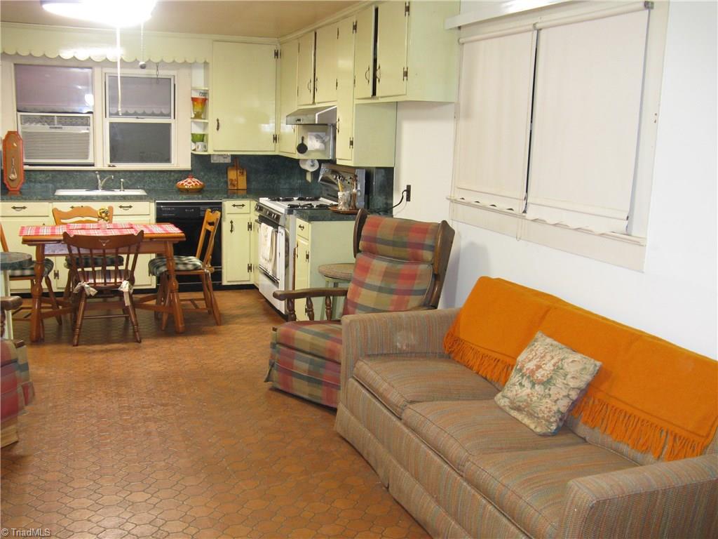 445 Austin Traphill Road Elkin, NC 28621 - Photo 10 of 20 Gallery Image 10