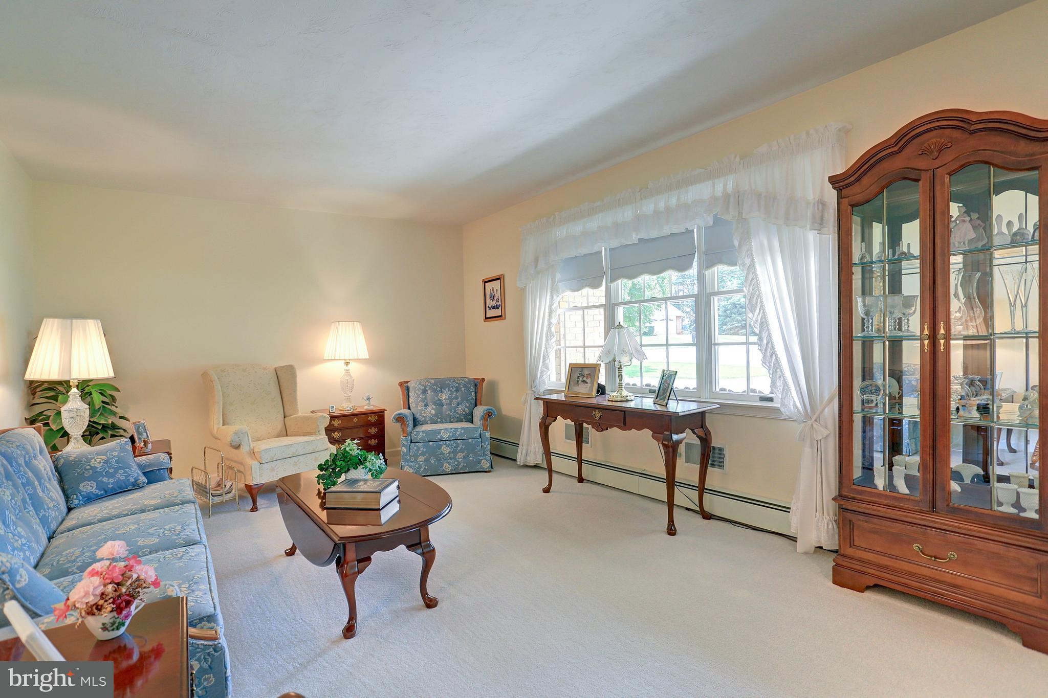 1037 Woodridge Road Red Lion, PA 17356 - Photo 4 of 46 Gallery Image 4