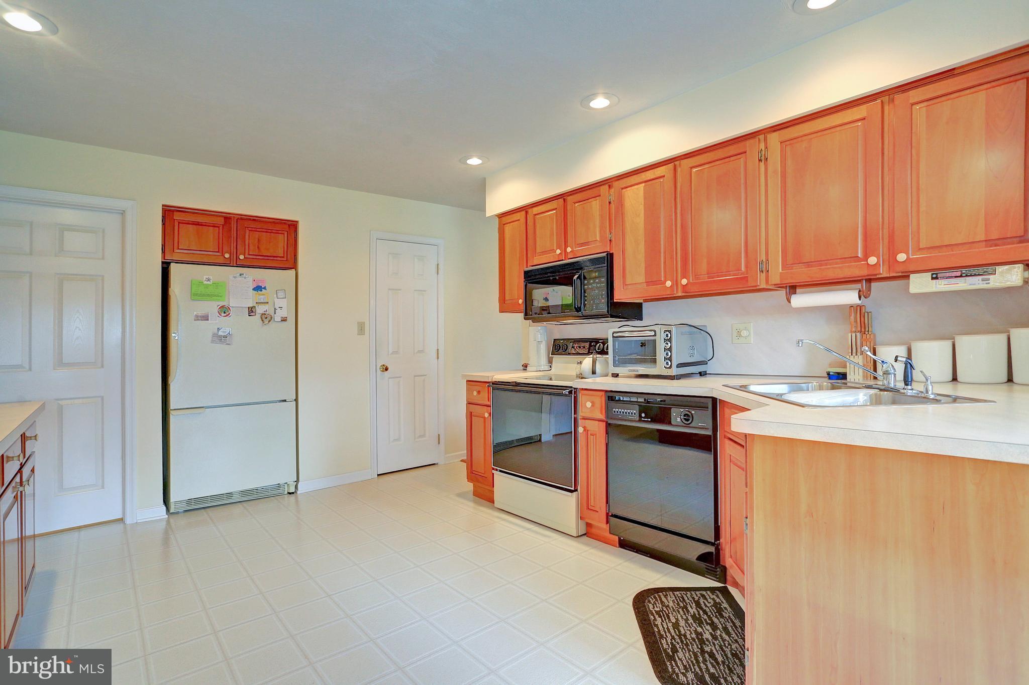 1037 Woodridge Road Red Lion, PA 17356 - Photo 10 of 46 Gallery Image 10