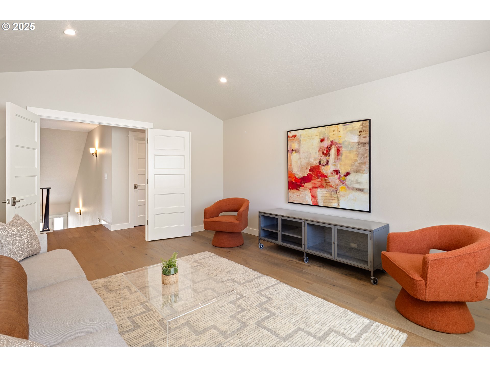 1408 Taylor Street Eugene, OR 97402 - Photo 26 of 43 a living room with furniture and a rug