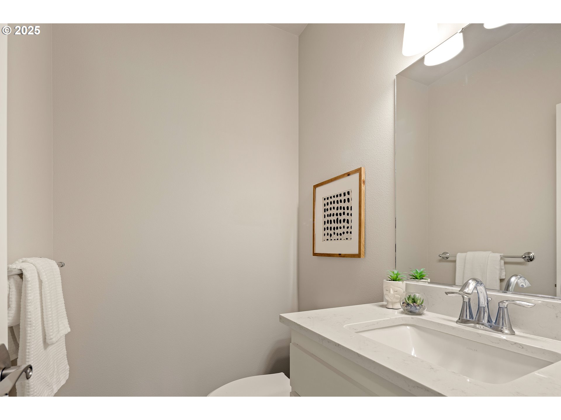 1408 Taylor Street Eugene, OR 97402 - Photo 34 of 43 a bathroom with a sink and a mirror