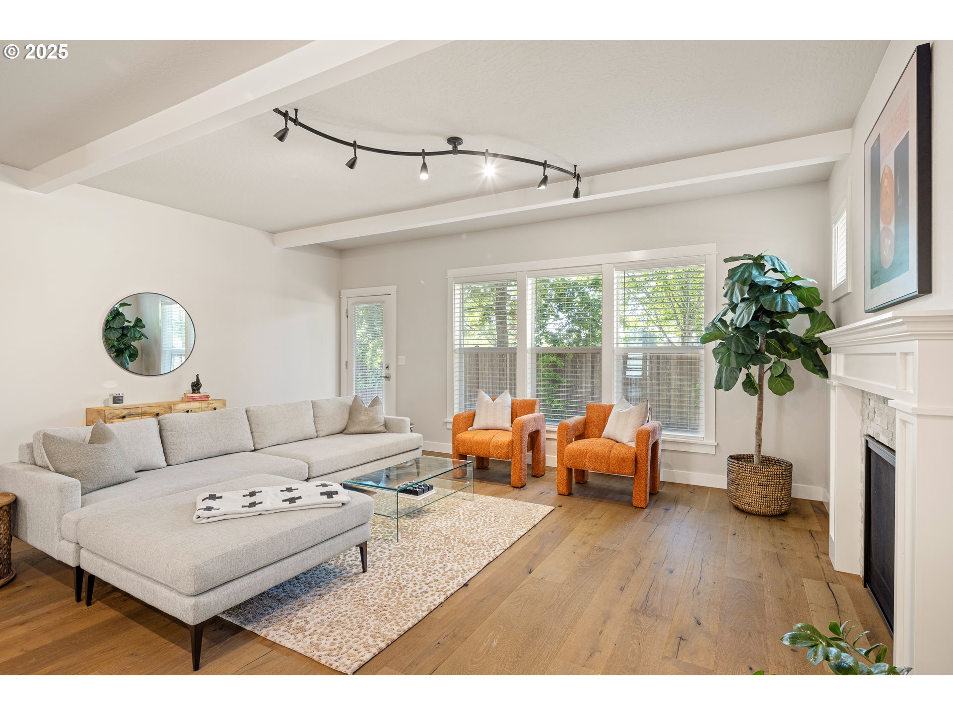 1408 Taylor Street Eugene, OR 97402 - Photo 10 of 43 a living room with furniture and a large window