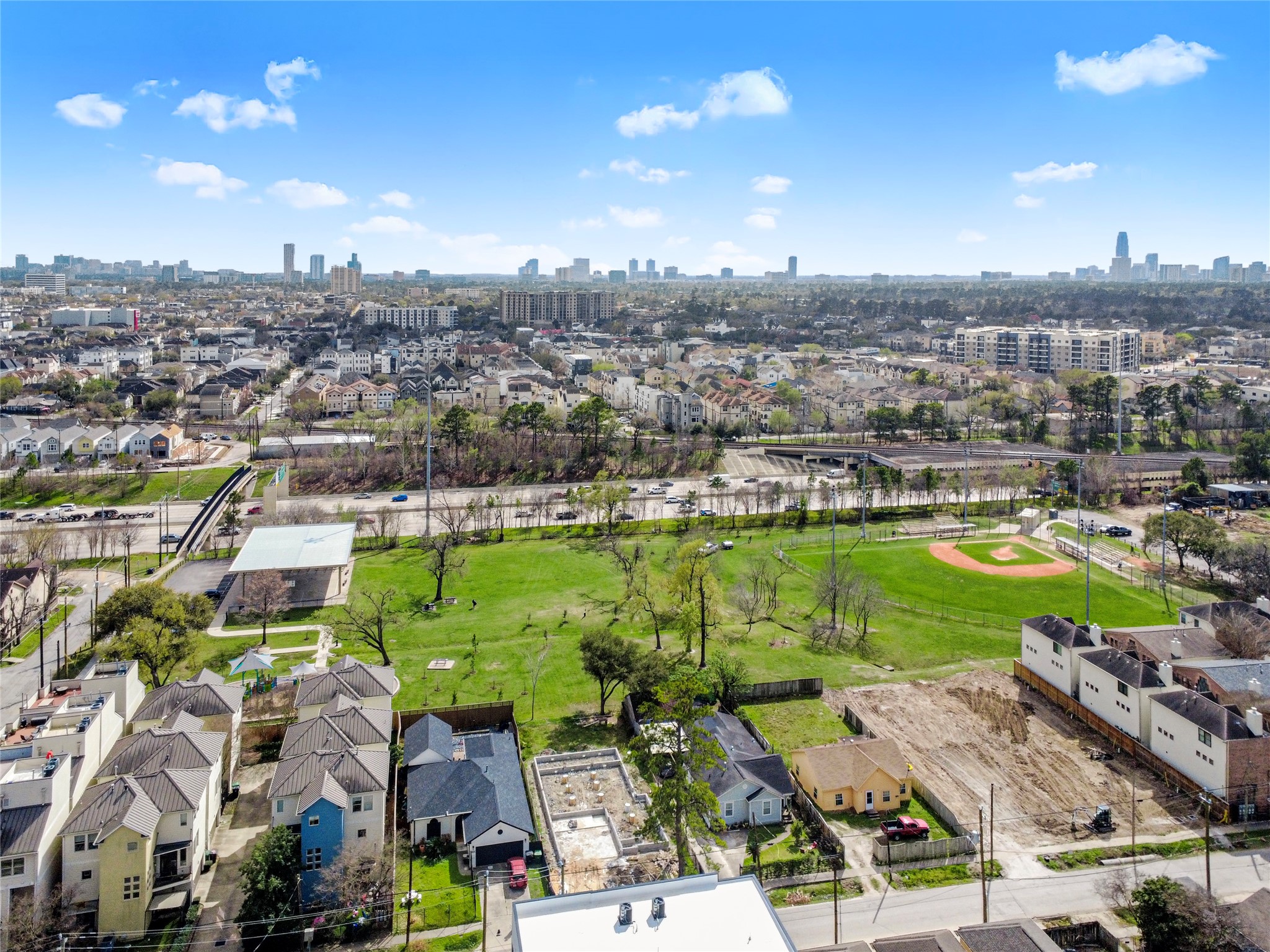 5614 Larkin Street, Unit D Houston, TX 77007 - Photo 10 of 16 a view of a city