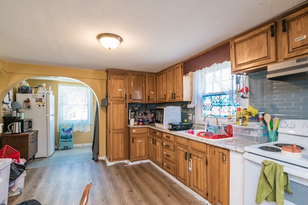 32 Randall Place Springfield, MA 01108 - Photo 9 of 34