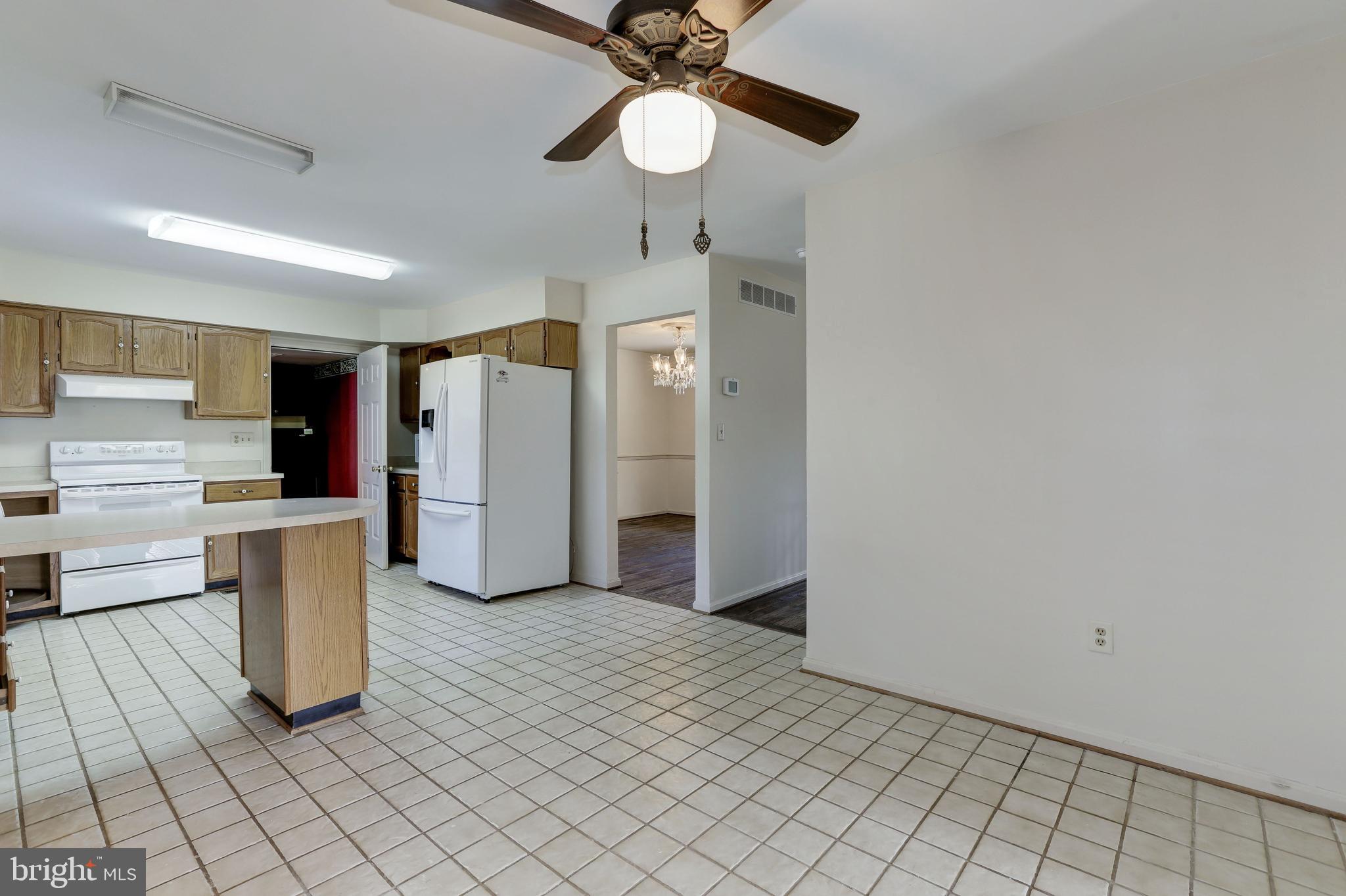 5472 Waterloo Road Columbia, MD 21045 - Photo 19 of 55 Kitchen