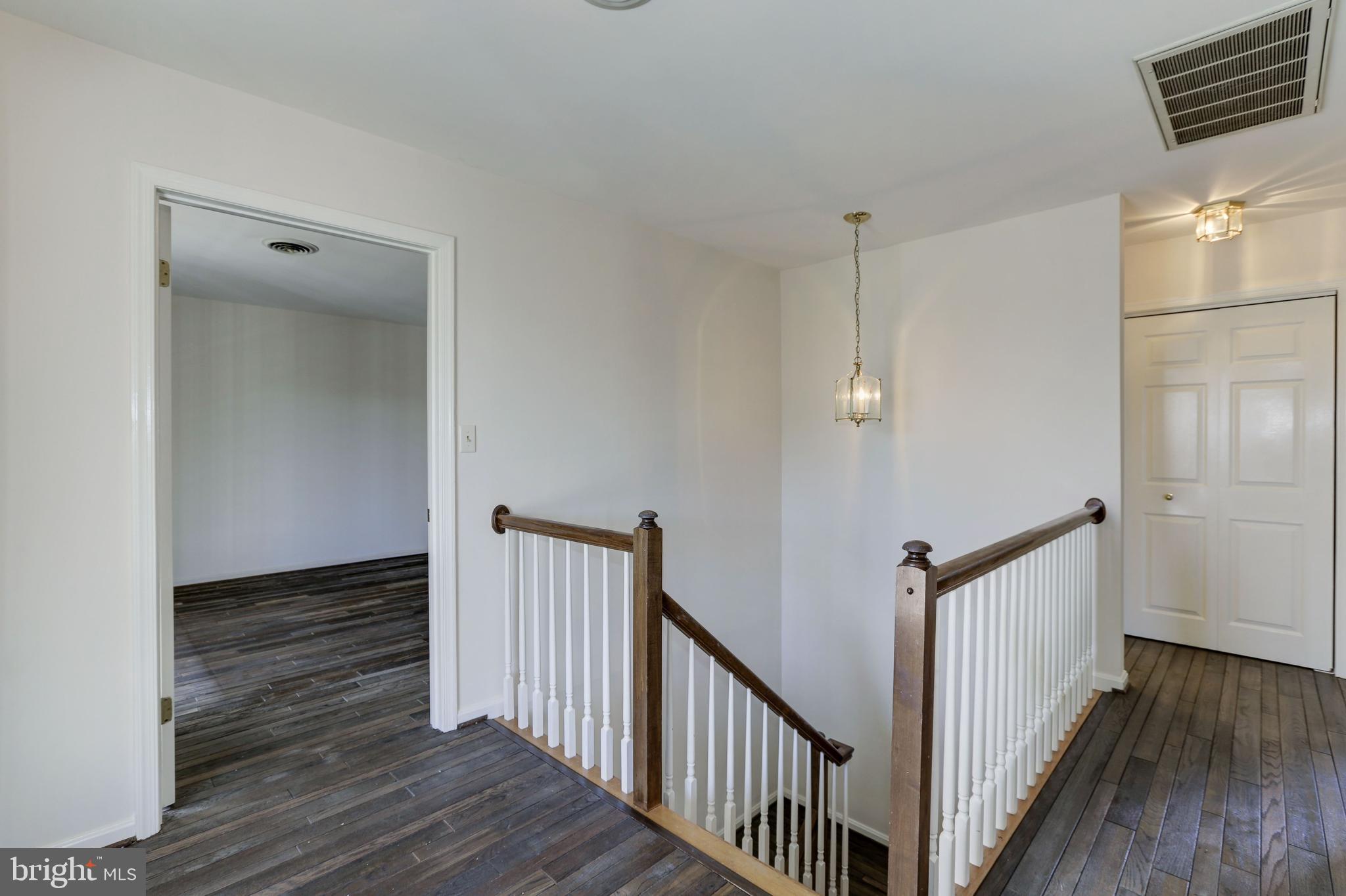 5472 Waterloo Road Columbia, MD 21045 - Photo 36 of 55 Upper Level Hallway