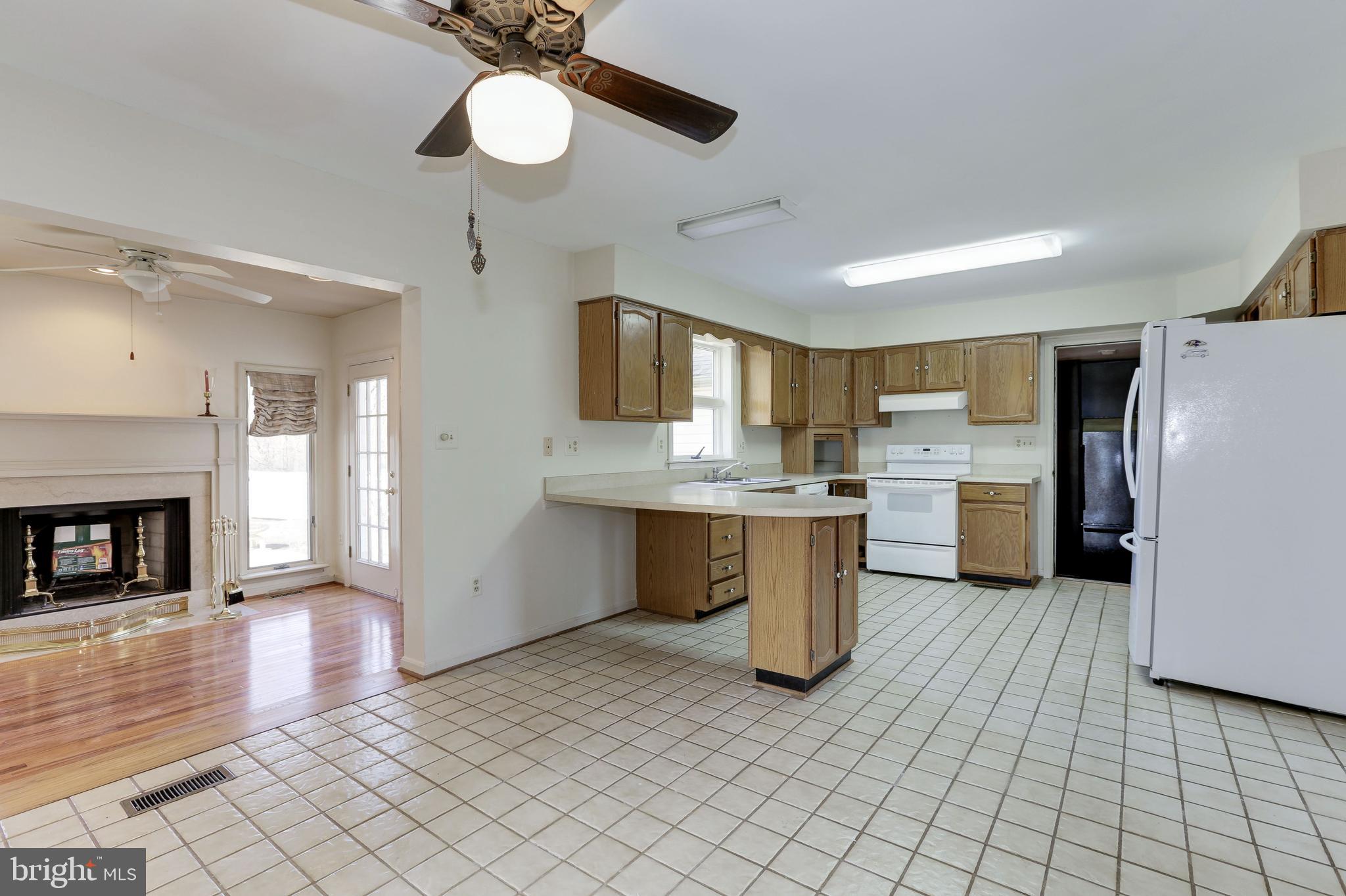 5472 Waterloo Road Columbia, MD 21045 - Photo 8 of 55 Kitchen